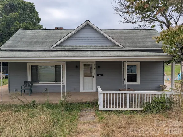 919 W 1st St, Lowell, NC 28098