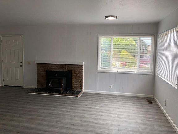 Living room with working fire place