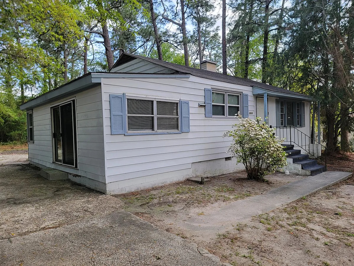 Building Photo - 2826 Thomas Ln