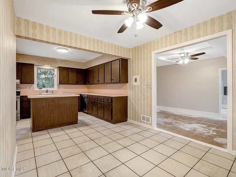 429 Lake Ave — Photo 13