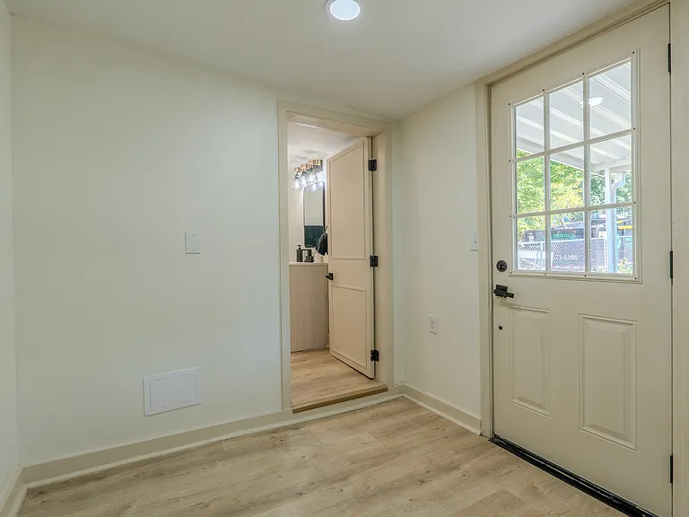 2149 Larch St — Photo 9