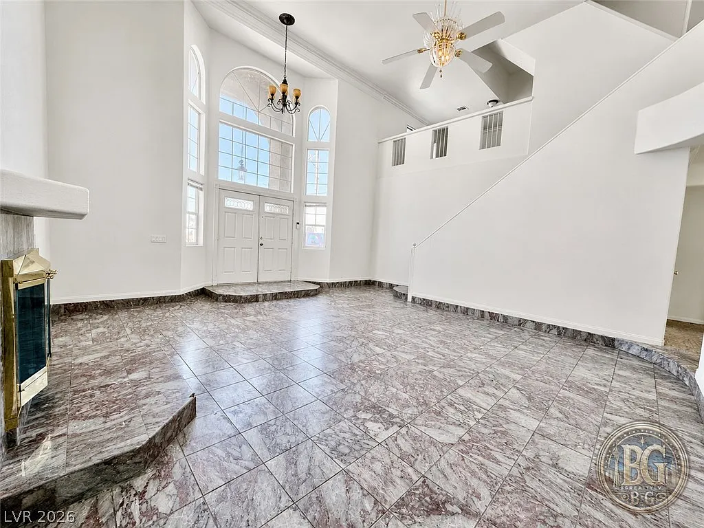 6 bed, 3.5 bath, 3042 sqft, $2,900 — Photo 4