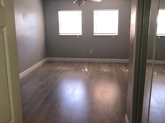 4th image of 824 Sky Lake Cir APT A