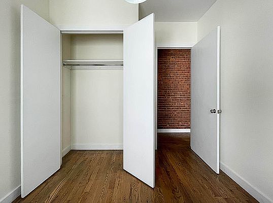 4th image of 553 Howard Ave APT 12