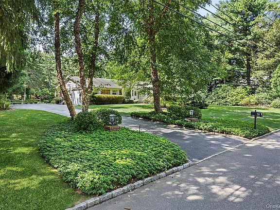 3rd image of 315 Laurel Lane