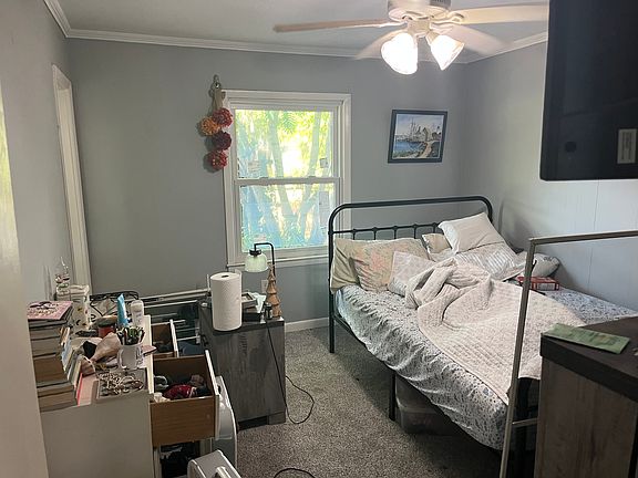 2nd image of 420B S Hollywood Dr