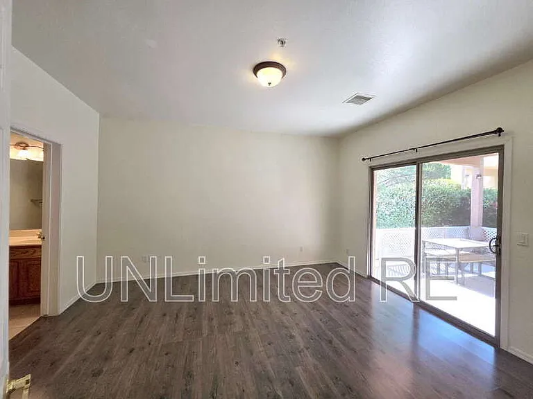 1151 S 16th Pl — Photo 9