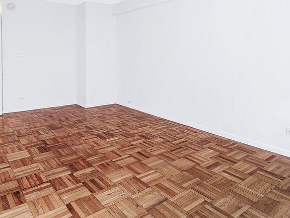 5th image of 430 W 34th St APT 5J