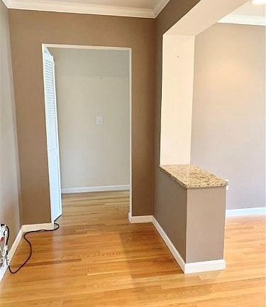 2nd image of 698 Sierra Vista Ln
