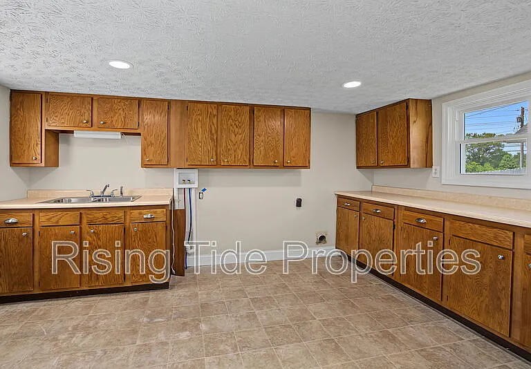 1607 Montgomery Ave — Photo 15