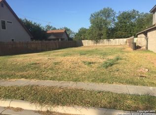 3 Rio Seco Dr, Uvalde, TX 78801