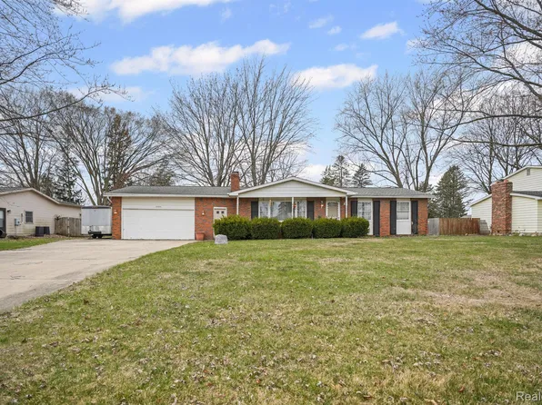 10479 Rene Dr, Clio, MI 48420