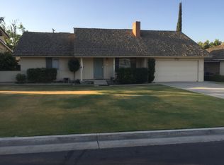 127 Pasatiempo Dr, Bakersfield, CA 93305