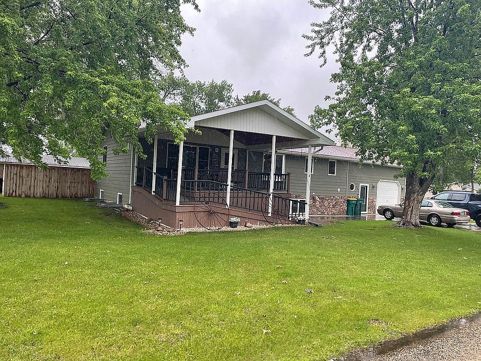 1st image of 216 2nd Ave SE