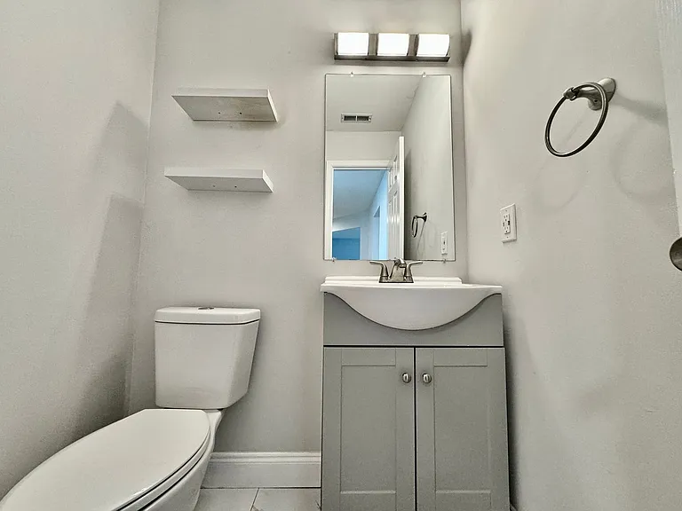 2424 Seven Kings Rd — Photo 24