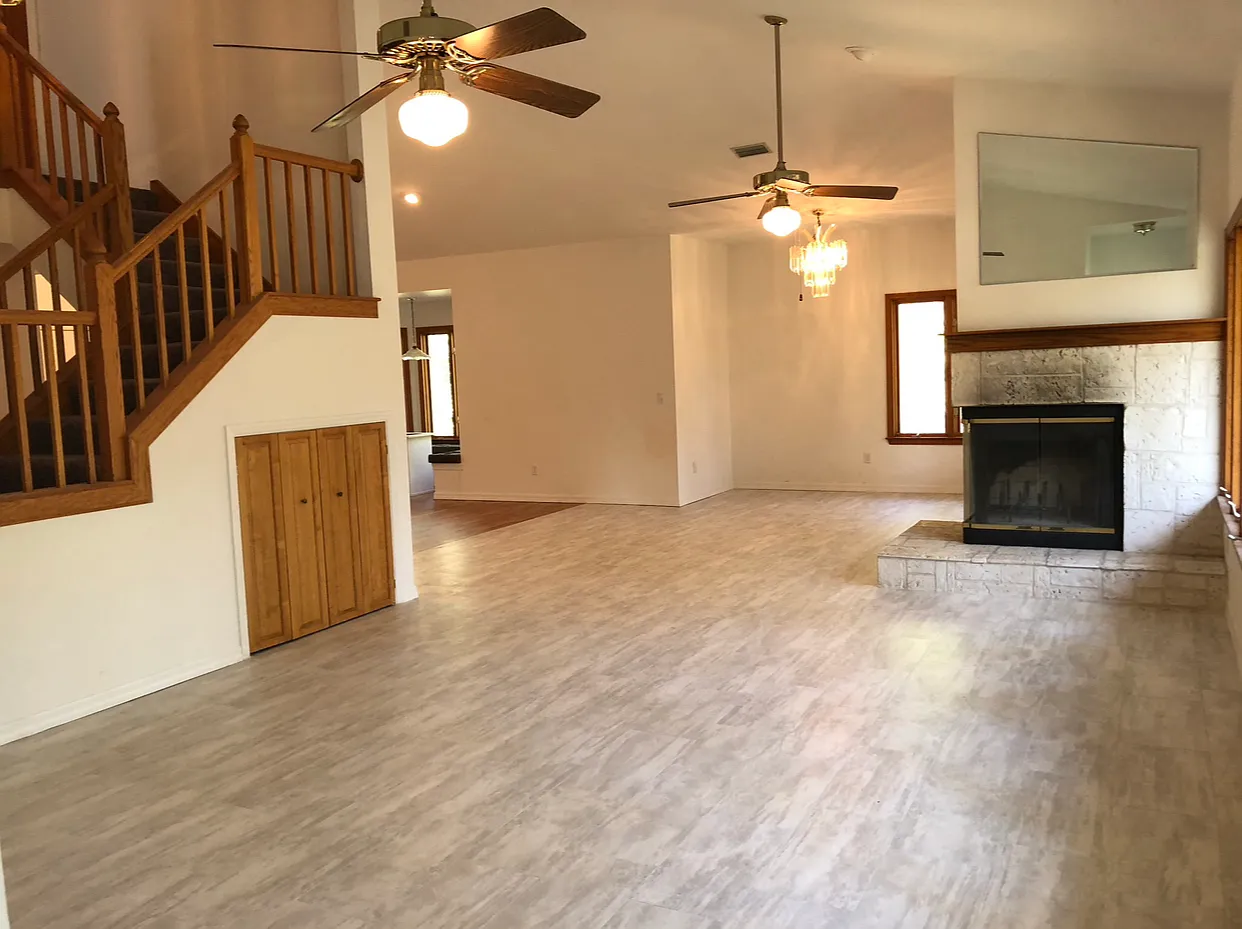 3 bed, 2100 sqft, $2,700 — Photo 3