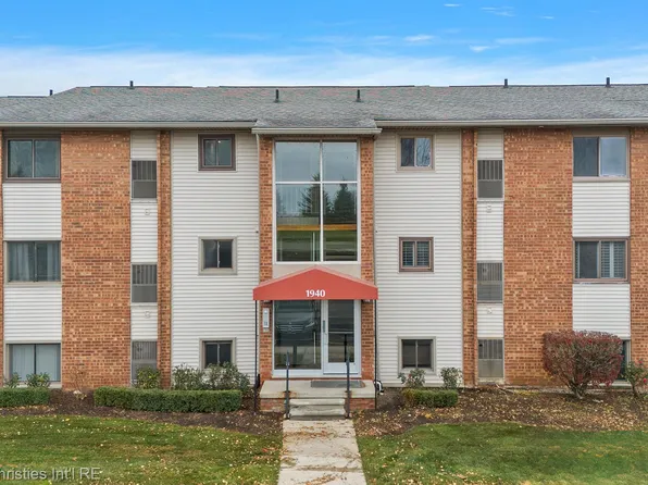 1940 Klingensmith Rd Unit 44, Bloomfield Hills, MI 48302