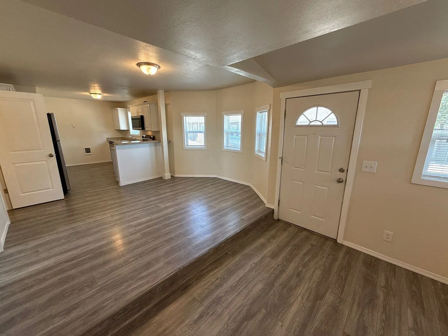 2 bed, 1.0 bath, 700 sqft, $1,245 — Photo 4