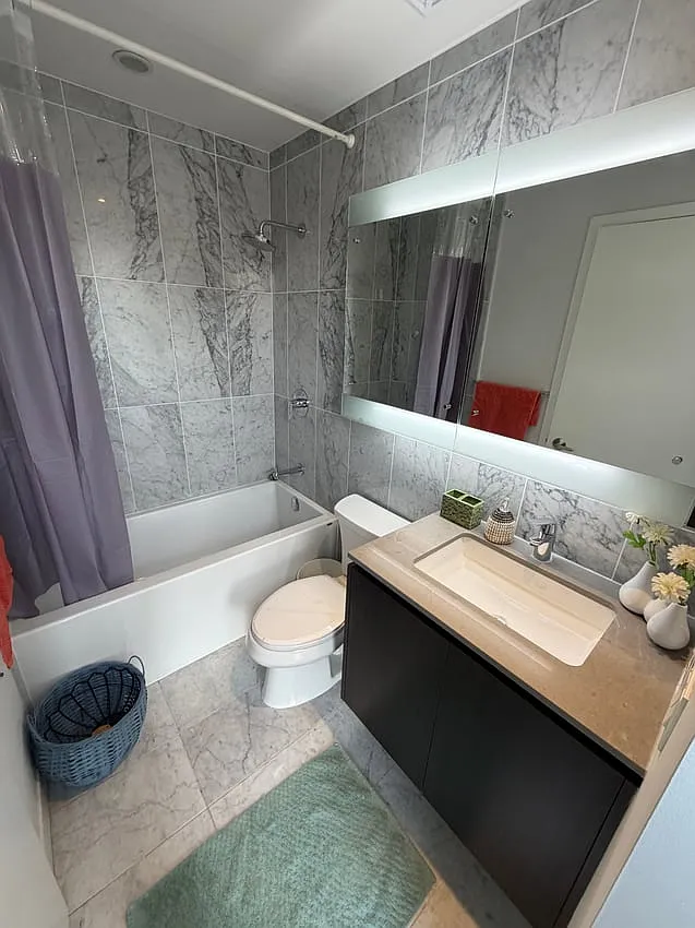 Master Room Queens Wharf Road & Spadina Avenue — Photo 4