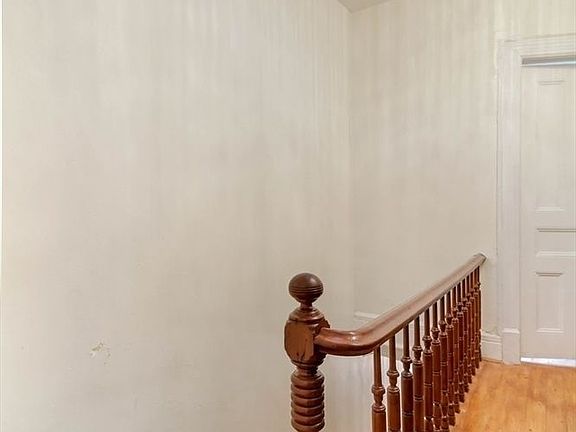 5th image of 123 Chauncey St