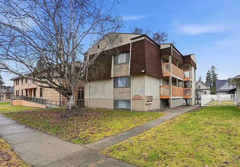 411 E Sinto Ave #201 — Photo 1