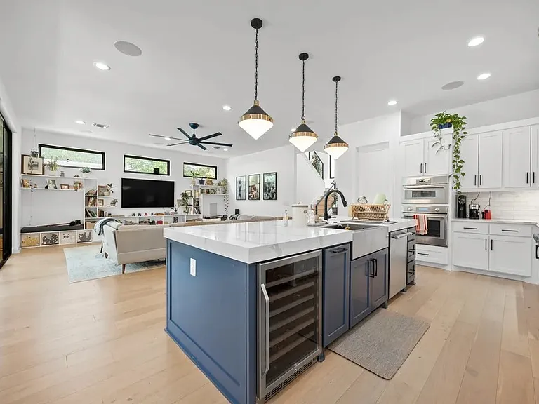 1204 Brentwood St — Photo 16