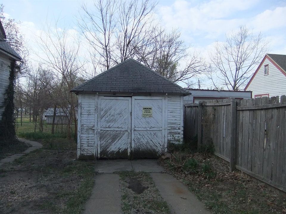 2nd image of 424 NE 7th St