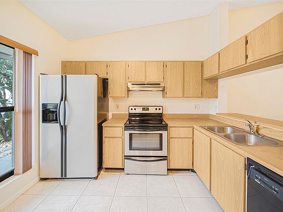 5th image of 3060 S Oakland Forest Drive #1105