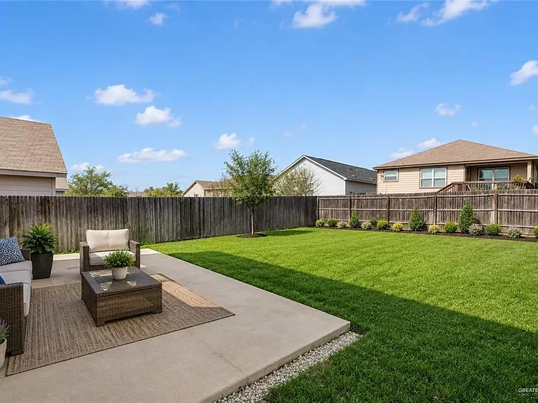 9827 Marbach Pass — Photo 20
