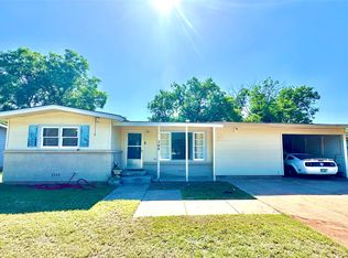 209 Laurel Dr, Winters, TX 79567