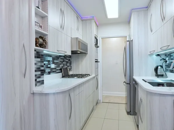 2711 Avenue X image 19 of 39