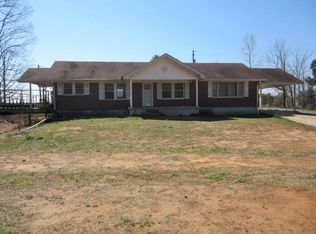 2938 Airport Rd, Selmer, TN 38375