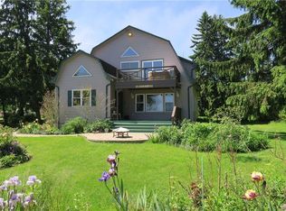 12602 Green Acres Dr, Lyndonville, NY 14098