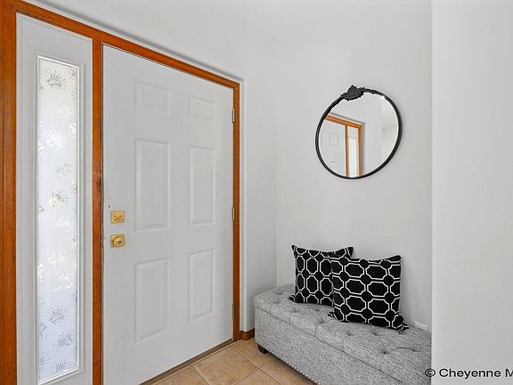 4th image of 327 Cody St