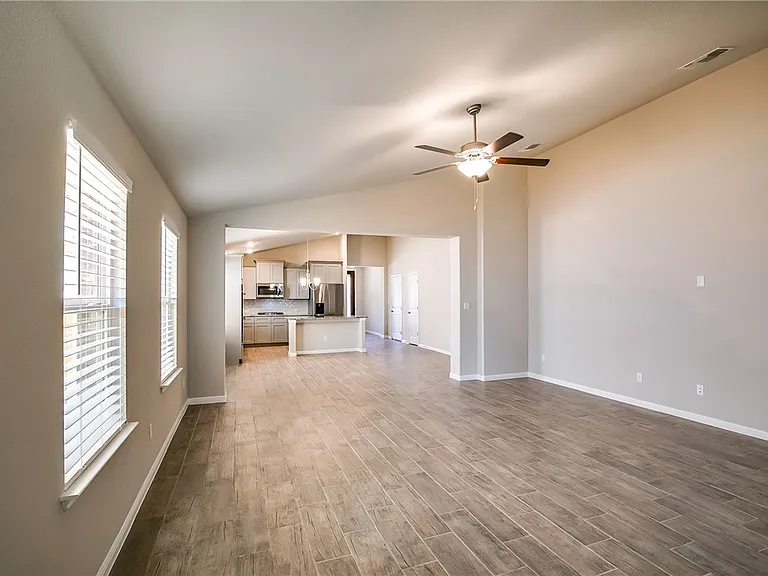 140 Bright Star Ln — Photo 10