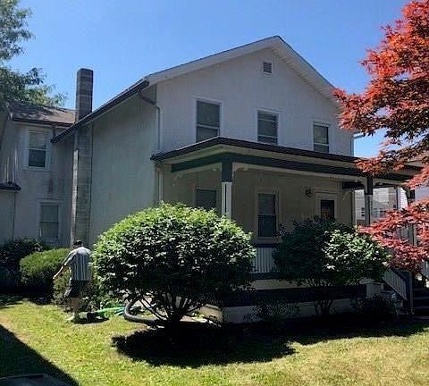 2nd image of 216 Center St