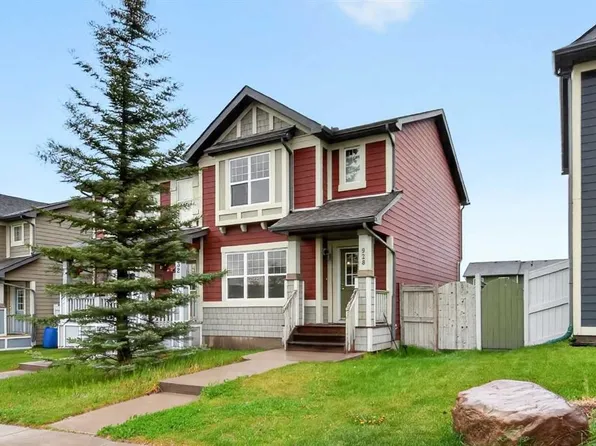 928 W Panamount Blvd NW, Calgary, AB T3K 0P4