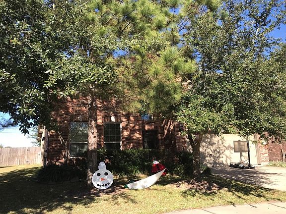 3rd image of 24922 Tribeca Ln