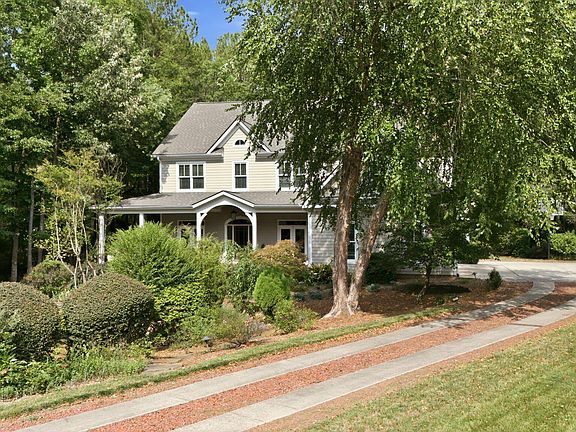 3rd image of 1031 Pinehurst Dr