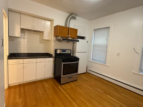 103 Sciarappa St #2, Cambridge, MA 02141