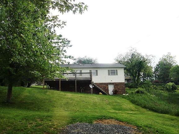 2nd image of 405 Sunset Dr