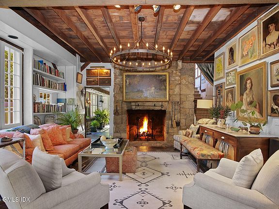 4th image of 93 E Middle Patent Rd