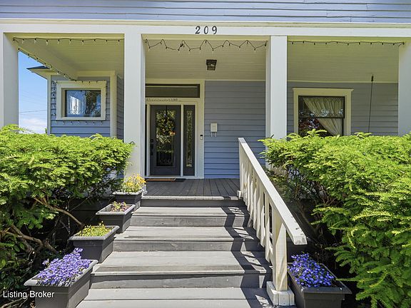 3rd image of 209 Maple Ct
