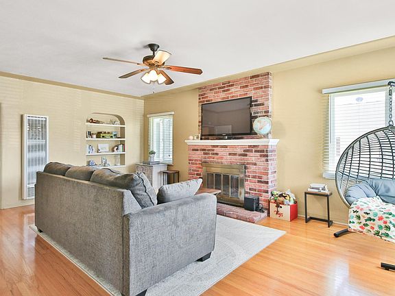 5th image of 4033 Kansas St