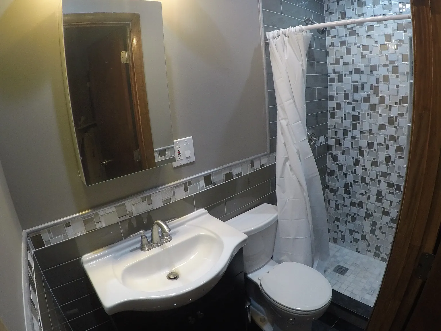 3 bed, 1000 sqft, $4,750 — Photo 3