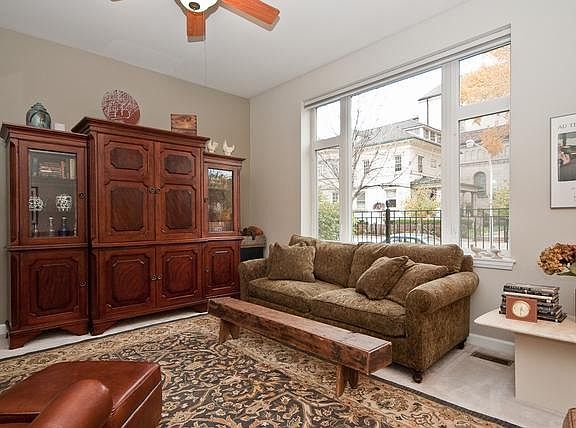 2nd image of 1005 W Buena Ave APT 1W