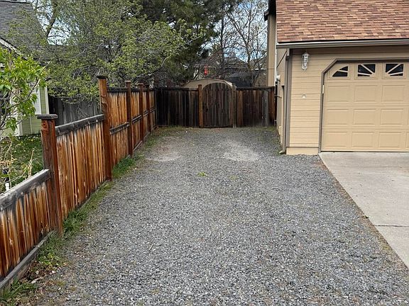 3rd image of 2014 NE Taylor Ct