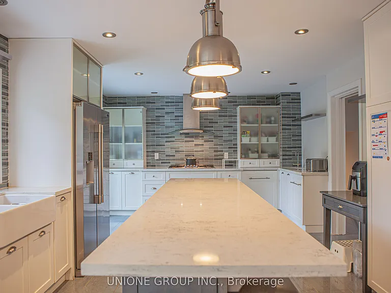 1454 Oakhill Dr — Photo 14