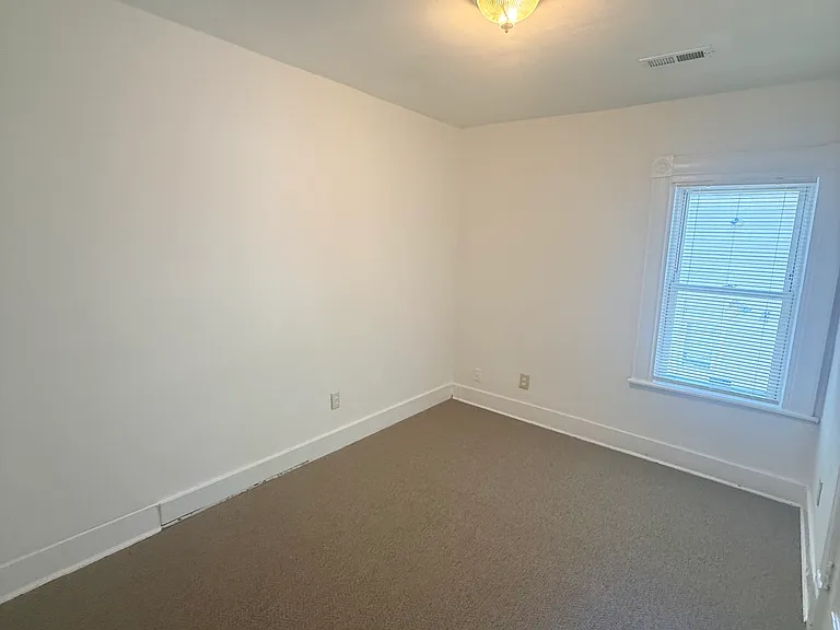 1310 W 39th St — Photo 10