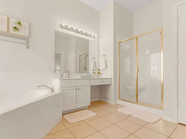 1438 Royal Oaks Dr — Photo 16